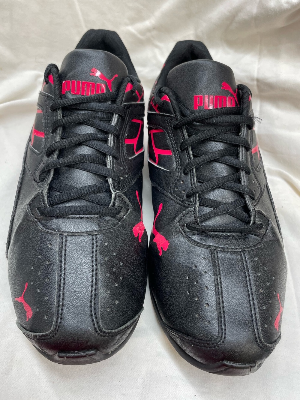 Puma Black & Hot Pink Low-Top Sneakers ladies sz 10